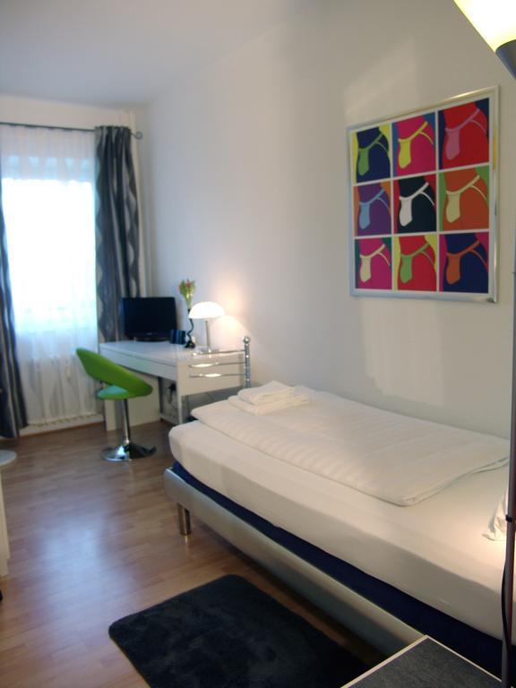 Affittacamere Bananas Hotel And Guesthouse Berlin Berlino