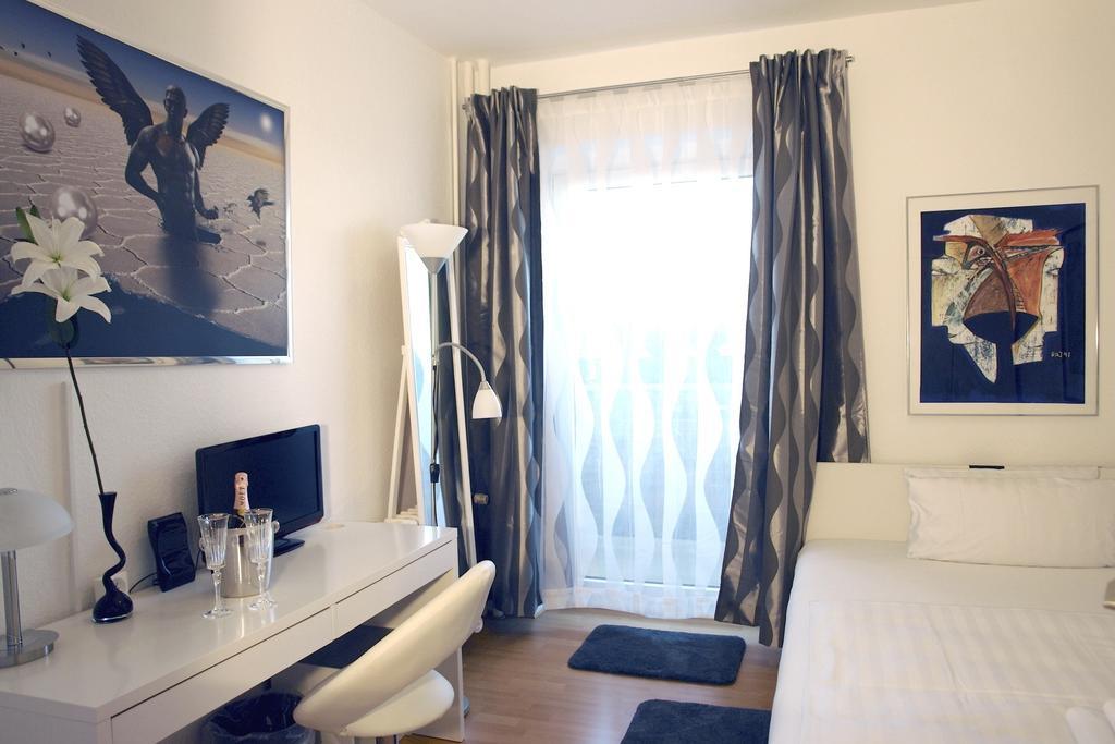 Bananas Hotel And Guesthouse Berlin Berlino